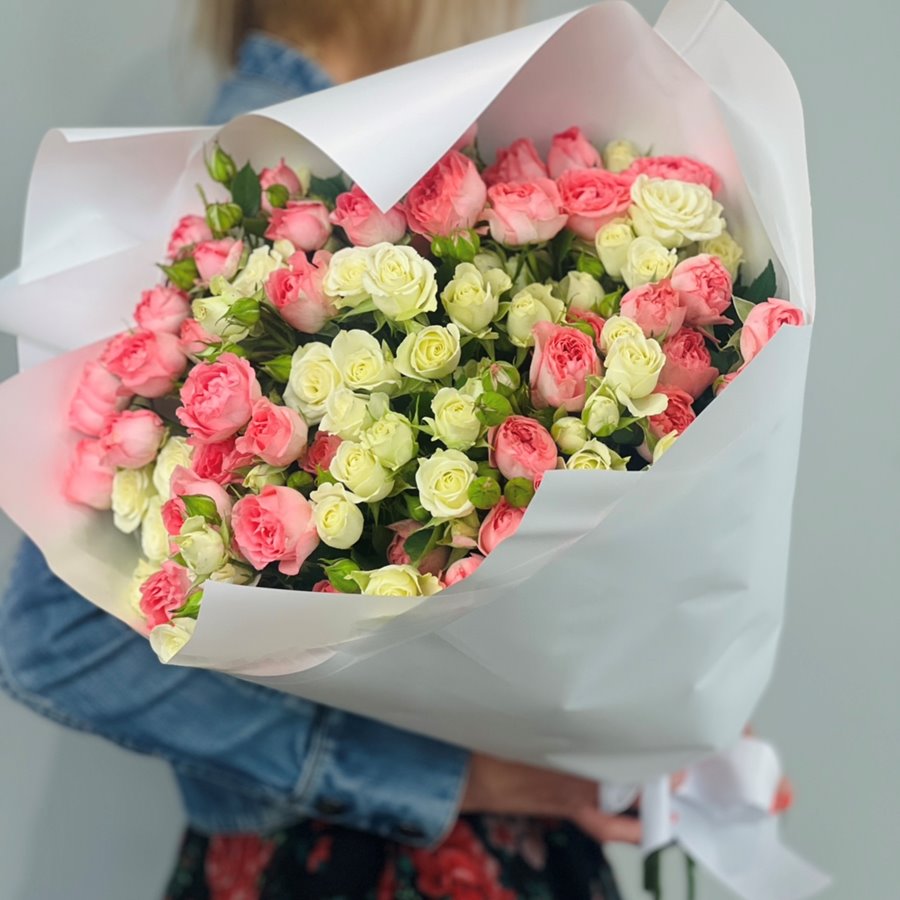 21 кустовая роза Лирика и Фемке