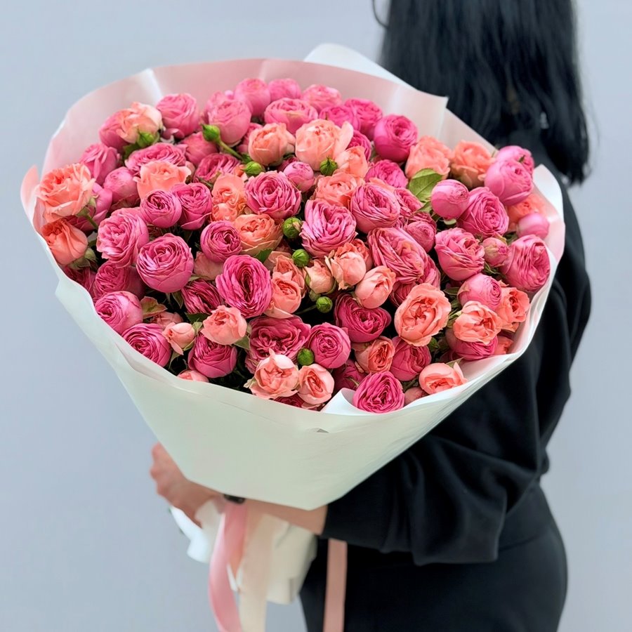 21 пионовидная роза кустовая " Жизель и Фемки"