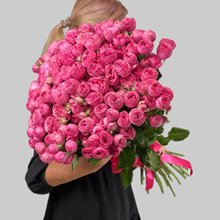 25 пионовидных кустовых роз Жизель (Giselle)