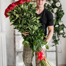 Купить 49 красных роз 120 см.