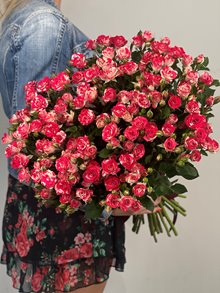 25 роз кустовых Фаерворкс 
