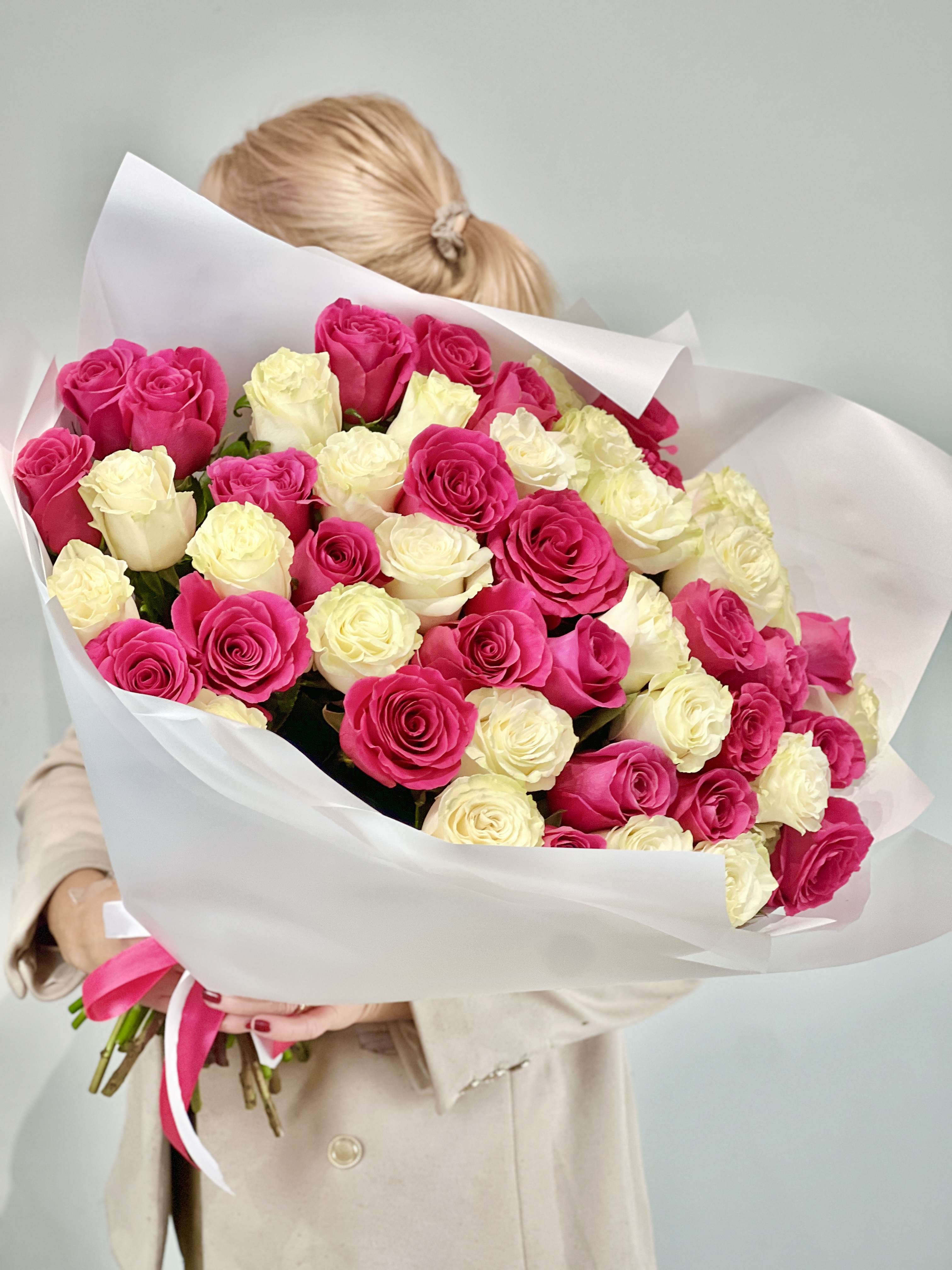 51 роза Микс - вид спереди