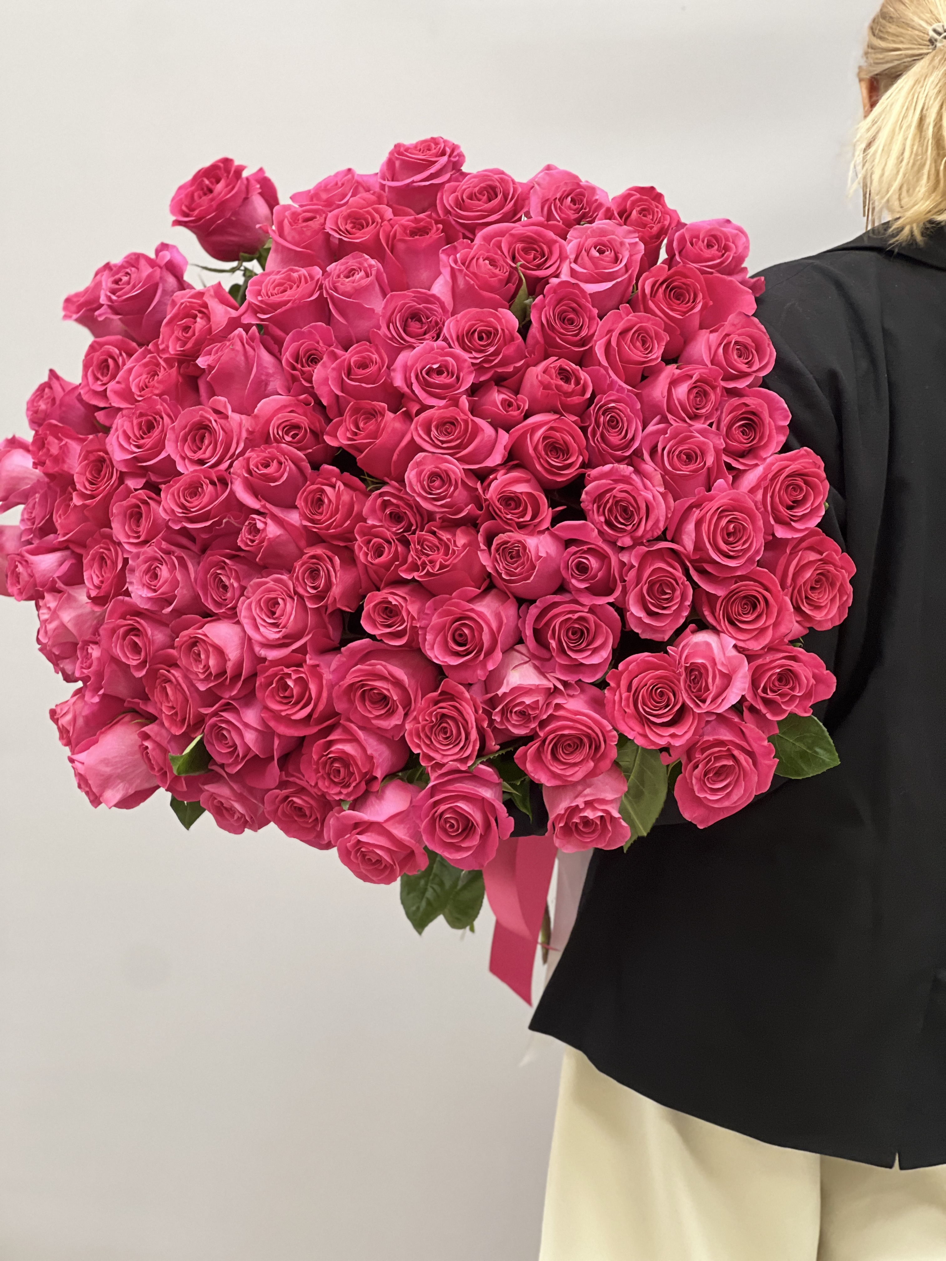 75 роз Pink Floyd - объем букета