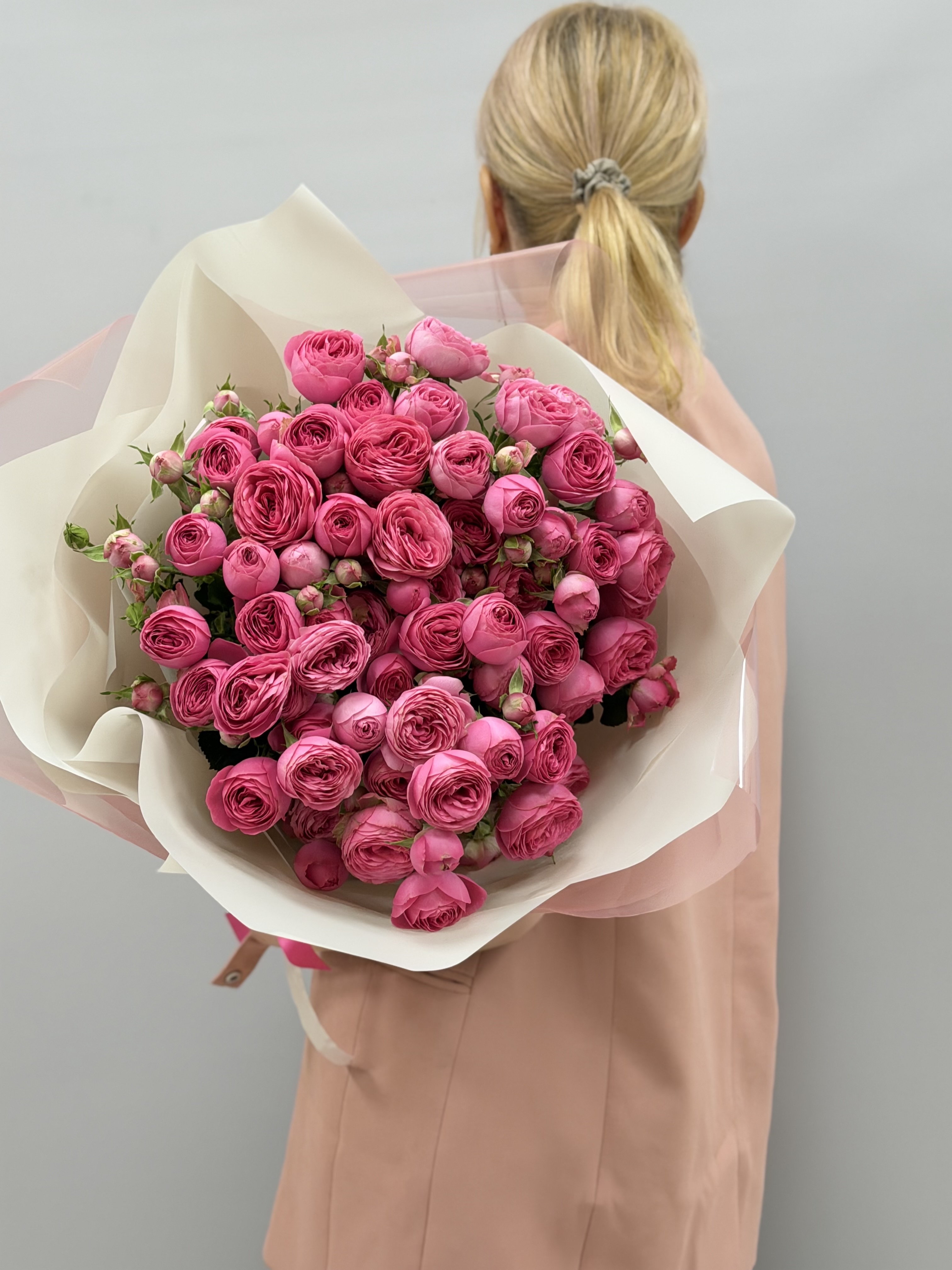 Крупный план бутона розы Жизель