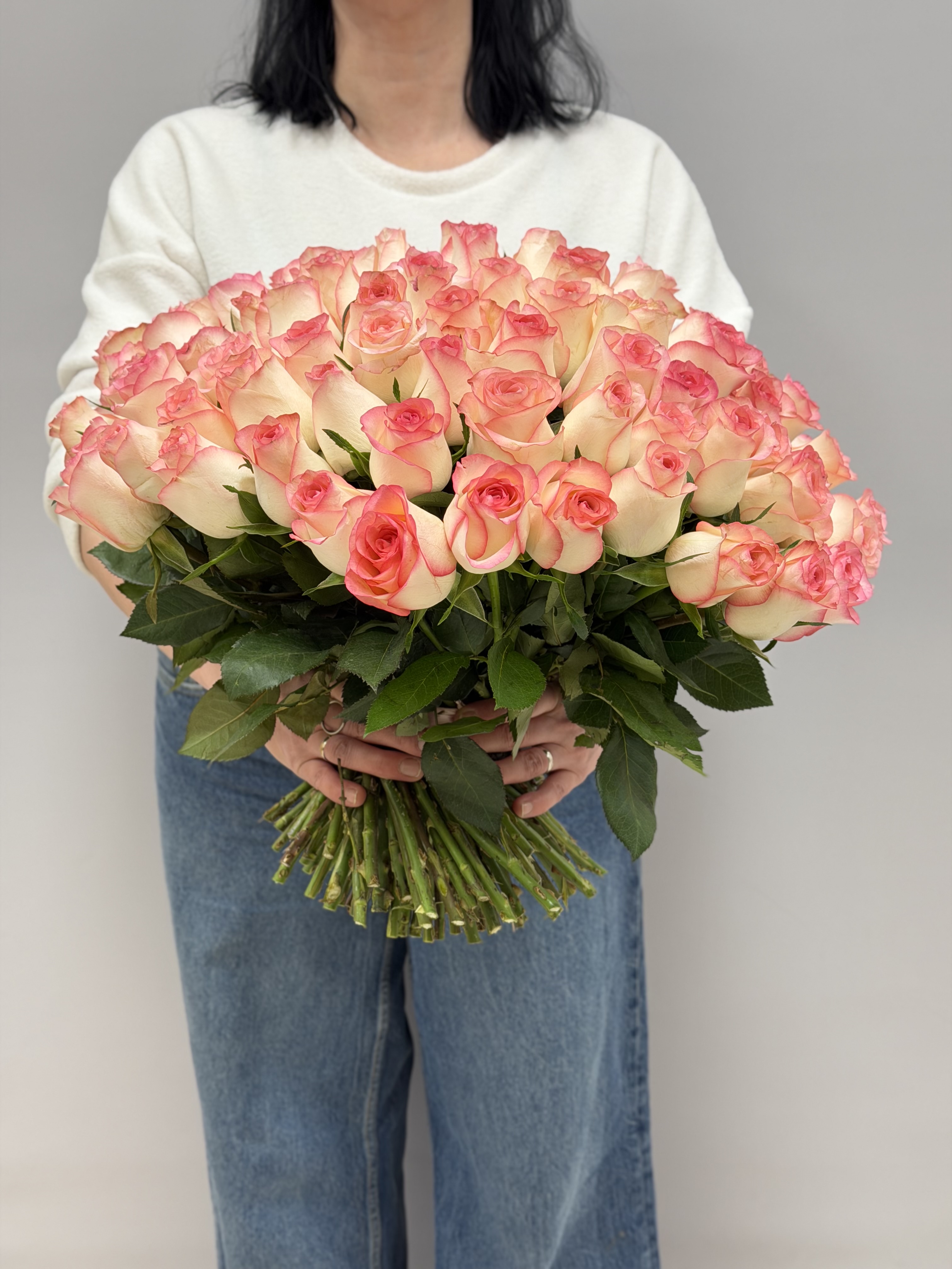 101 розовая роза Джумилия