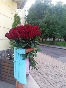 51 роза 110 см Эквадор 